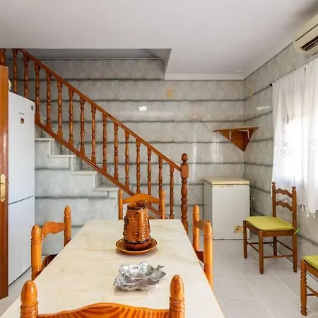 Holiday home Agradable Casa En Con Terraza
